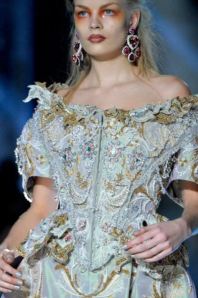 Look 73